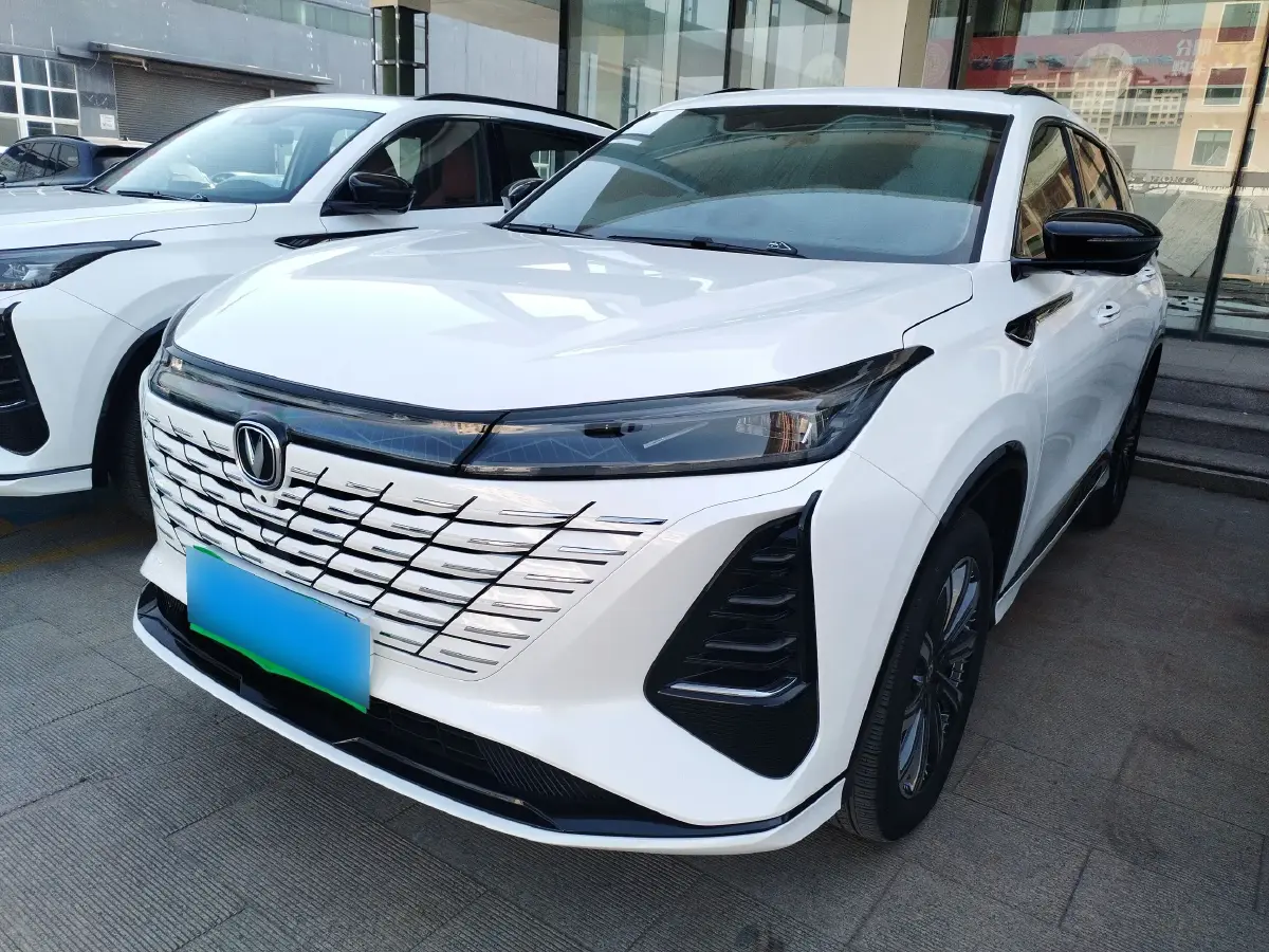 2024 ChangAn CS75 Plus 2.0T 233HP L4 8AT
