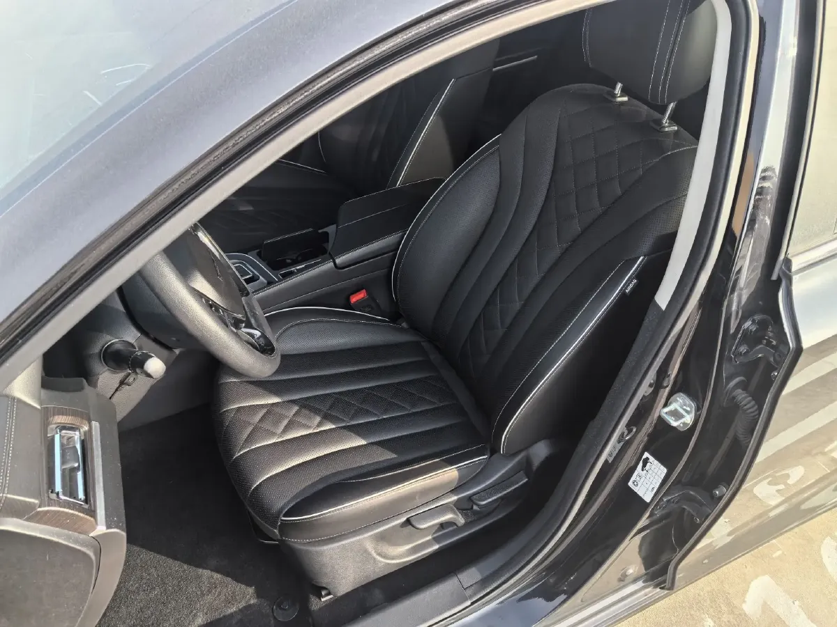 2019 BeiJing Auto EU7 BEV 60.225KWH,autocango,china used car exporter,china ev exporter,chinese used car exporter,chinese used ev exporter