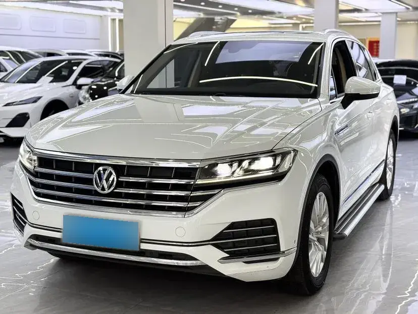 2019 Volkswagen Touareg 2.0T 252HP L4 8AT
