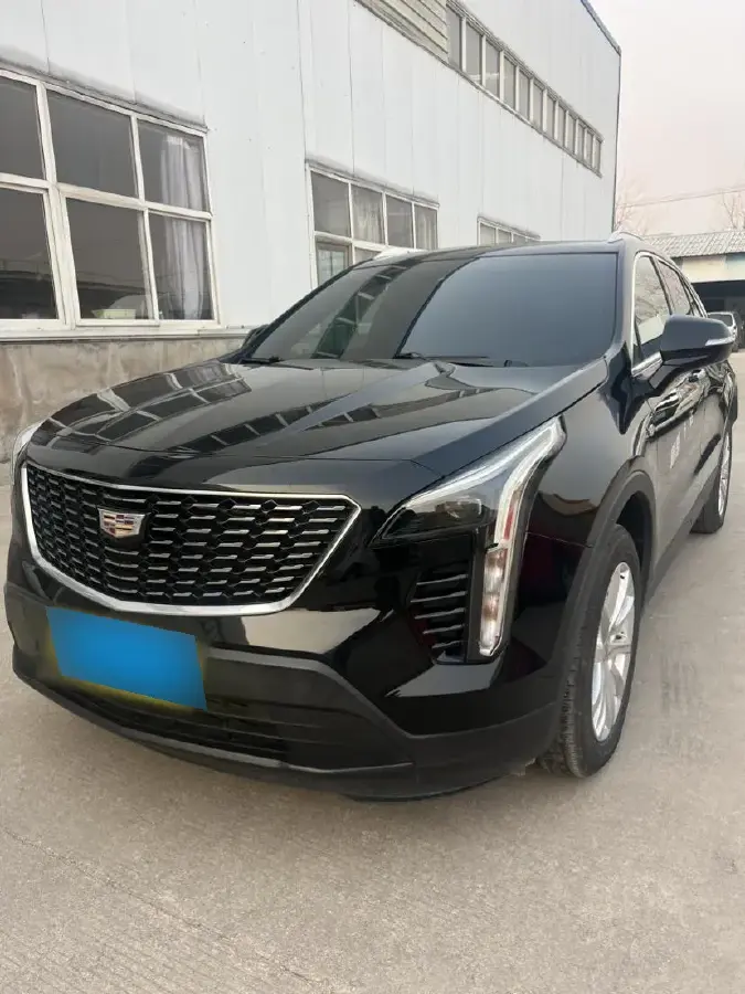 2018 Cadillac XT4 2.0T 241HP L4 9AT