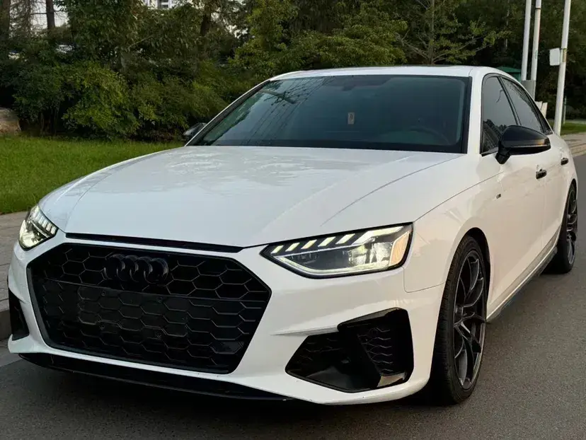 2022 Audi A4L 2.0T 190HP L4 7DCT