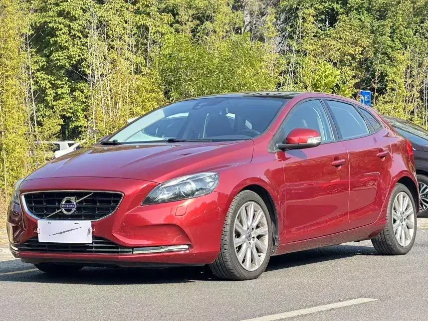 2015 Volvo V40 1.6T 180HP L4 6DCT