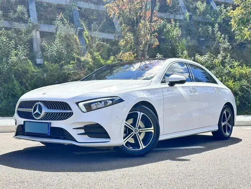 2022 Mercedes-Benz A Class 1.3T 163HP L4 7DCT