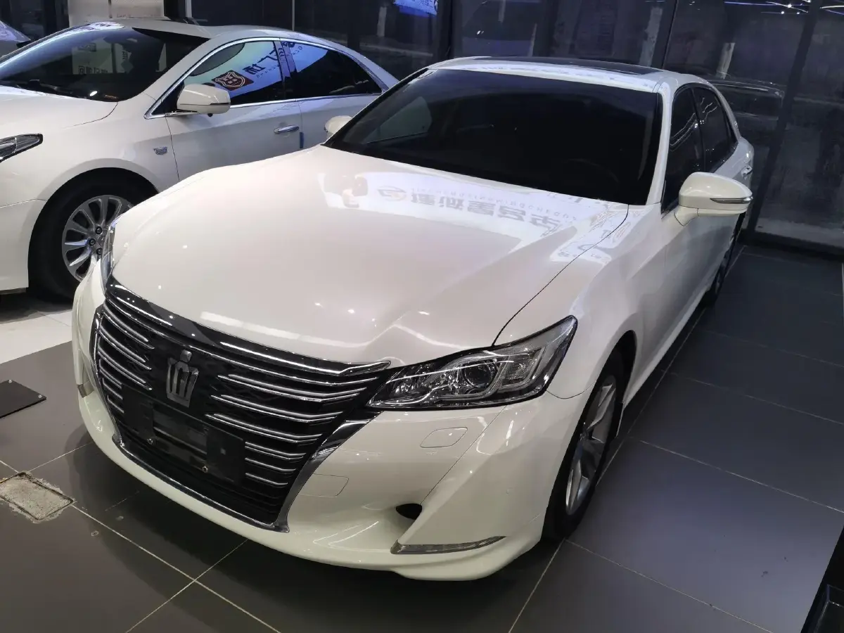 2015 Toyota Crown 2.0T 235HP L4 8AT
