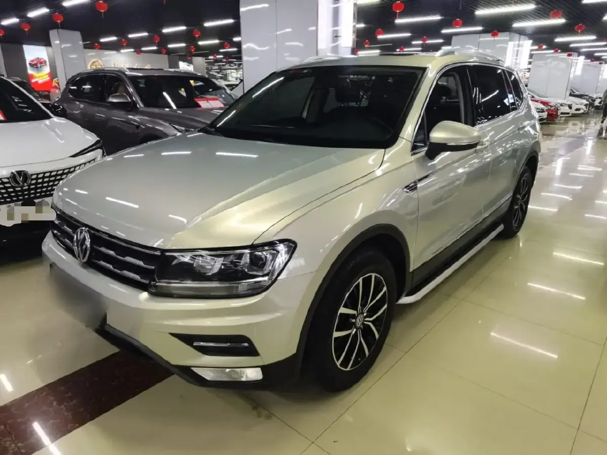 2017 Volkswagen Tiguan L 1.8T 180HP L4 7DCT