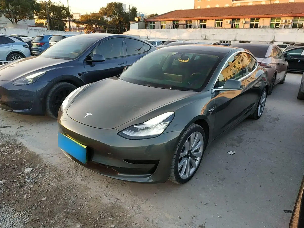2019 Tesla Model 3 BEV 52KWH