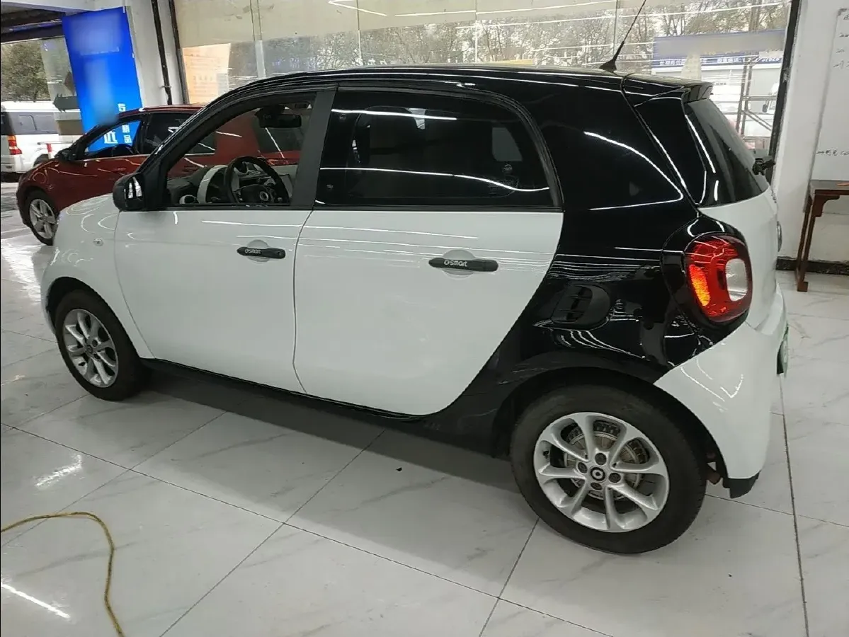 2018 Smart smart forfour 1.0L 71HP L3 6DCT,autocango,china used car exporter,china ev exporter,chinese used car exporter,chinese used ev exporter