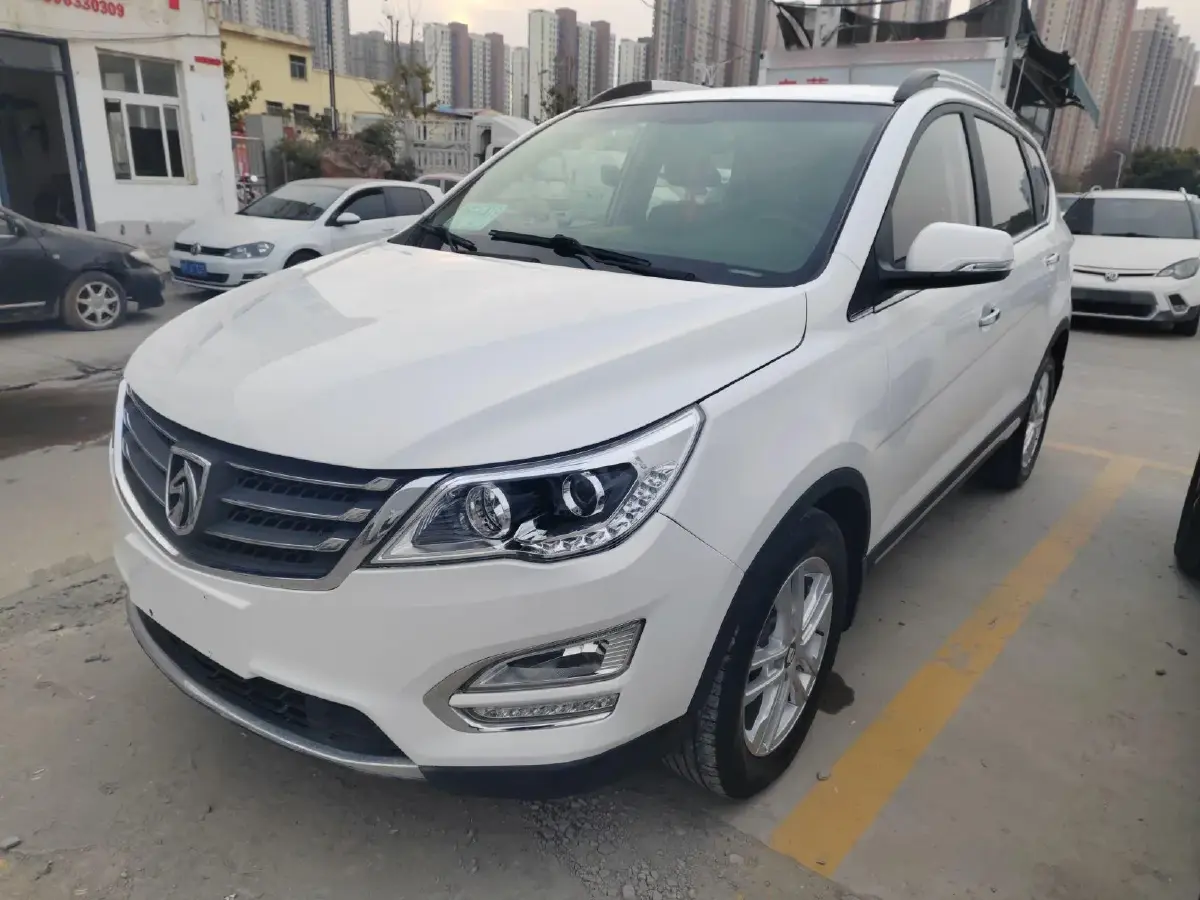 2016 BaoJun 560 1.5T 150HP L4 6MT
