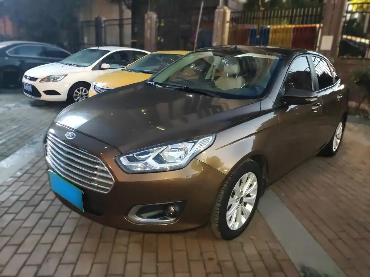 2015 Ford Escort 1.5L 113HP L4 6AT