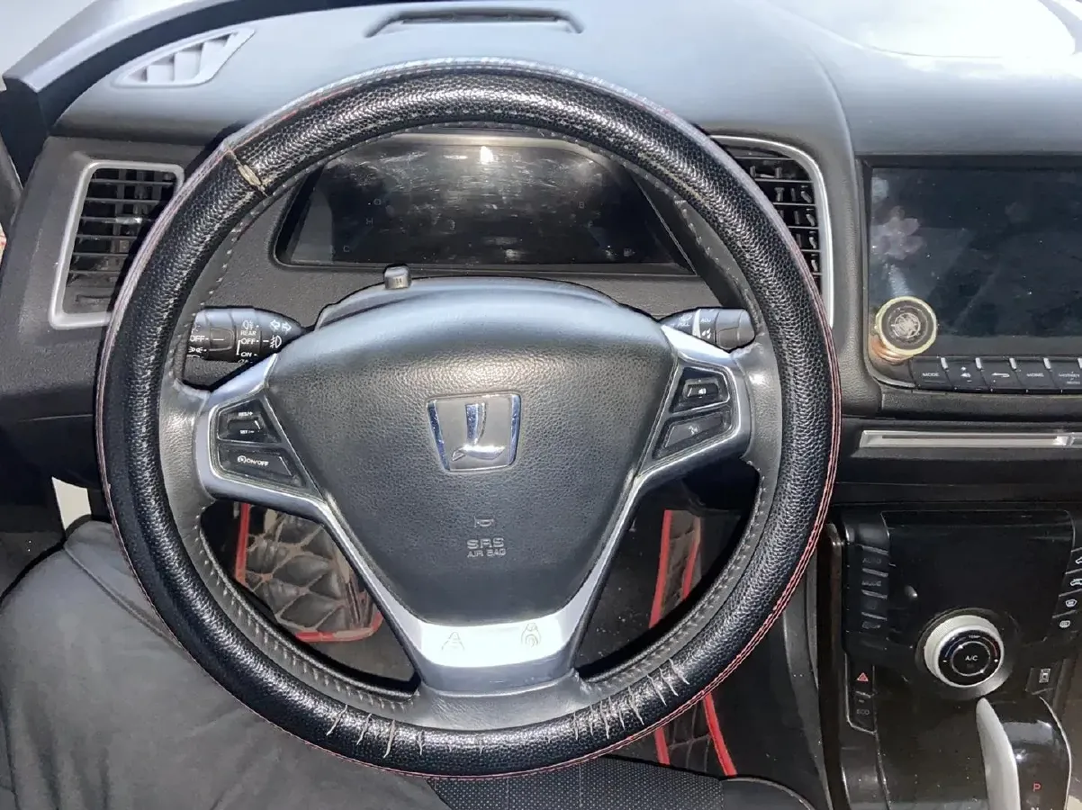 2015 Luxgen 5 1.8T 180HP L4 6AT,autocango,china used car exporter,china ev exporter,chinese used car exporter,chinese used ev exporter