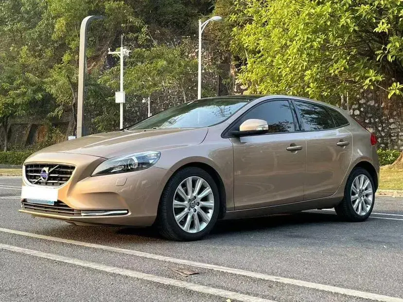 2015 Volvo V40 1.6T 180HP L4 6DCT