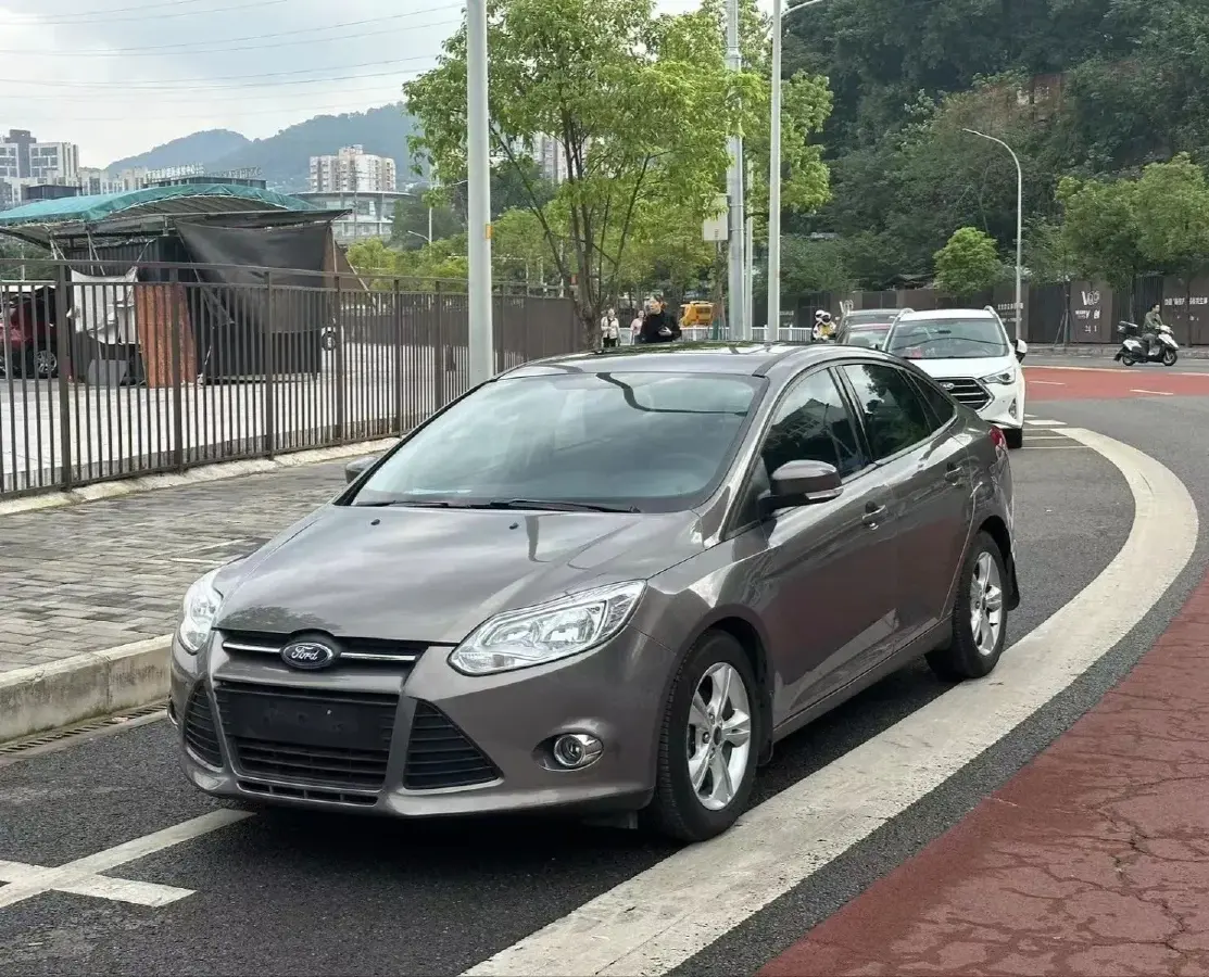 2012 Ford Focus 1.6L 125HP L4 6DCT