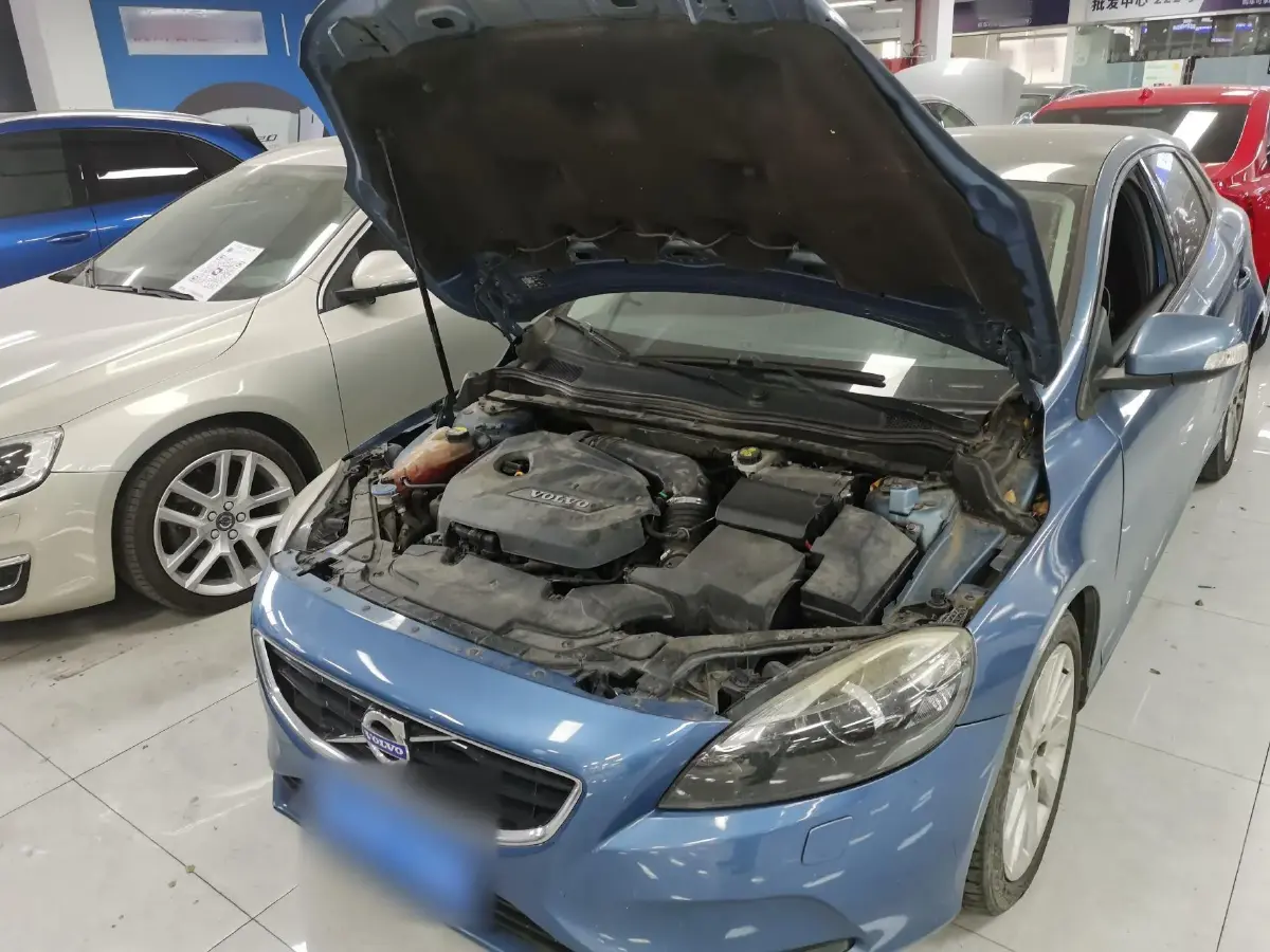 2015 Volvo V40 1.6T 180HP L4 6DCT