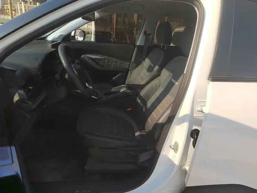 2020 BaoJun RS-3 1.5L 99HP L4 CVT,autocango,china used car exporter,china ev exporter,chinese used car exporter,chinese used ev exporter