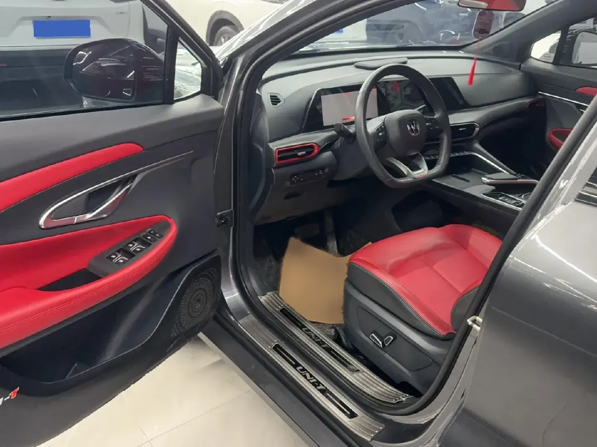 2020 ChangAn UNI-T 1.5T 180HP L4 7DCT,autocango,china used car exporter,china ev exporter,chinese used car exporter,chinese used ev exporter