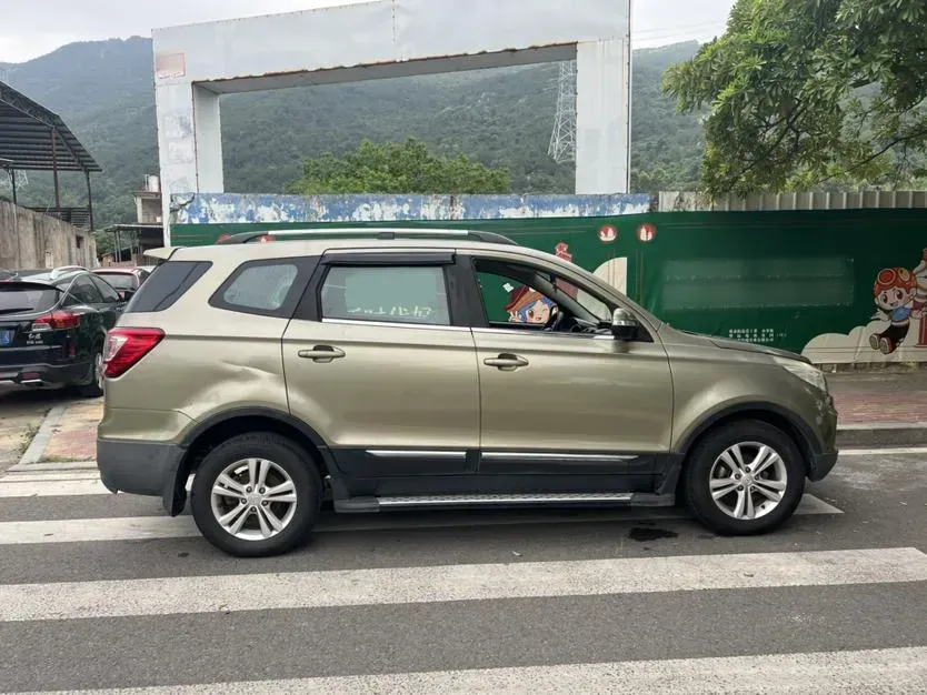 2014 BAIC Hyosow S3 1.5L 113HP L4 5MT,autocango,china used car exporter,china ev exporter,chinese used car exporter,chinese used ev exporter