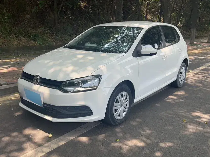 2016 Volkswagen Polo 1.4L 90HP L4 6AT