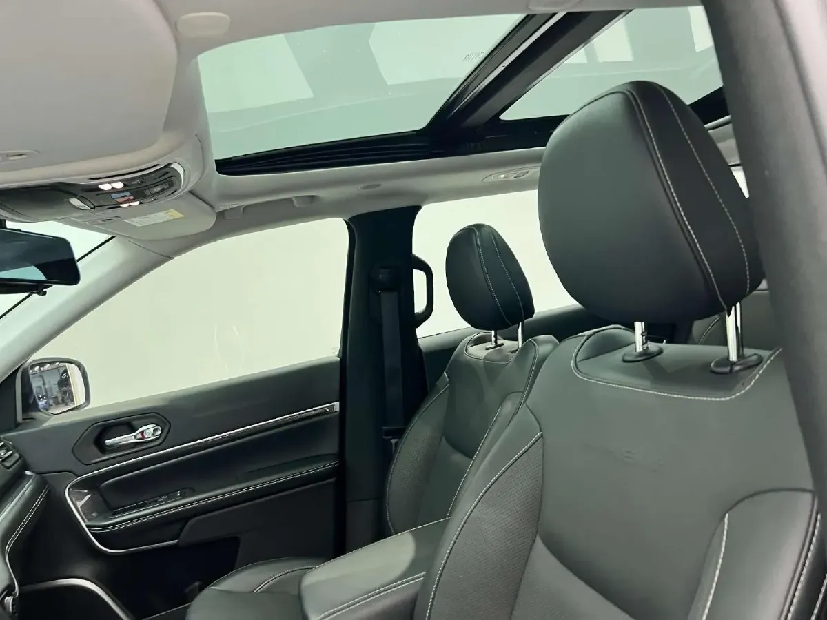 2020 Jeep Commander 2.0T 230HP L4 E-CVT PHEV 12.95KWH,autocango,china used car exporter,china ev exporter,chinese used car exporter,chinese used ev exporter