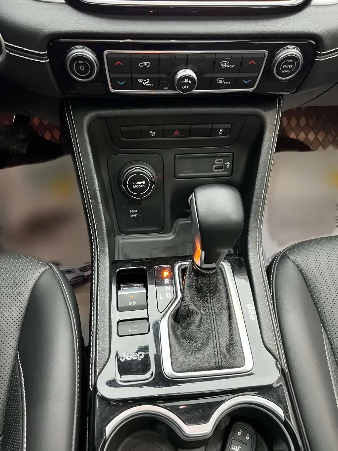 2020 Jeep Commander 2.0T 230HP L4 E-CVT PHEV 12.95KWH,autocango,china used car exporter,china ev exporter,chinese used car exporter,chinese used ev exporter