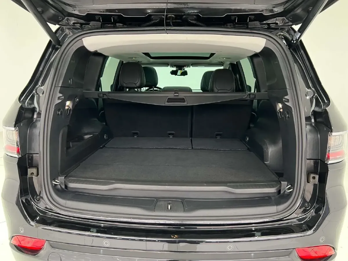 2020 Jeep Commander 2.0T 230HP L4 E-CVT PHEV 12.95KWH,autocango,china used car exporter,china ev exporter,chinese used car exporter,chinese used ev exporter