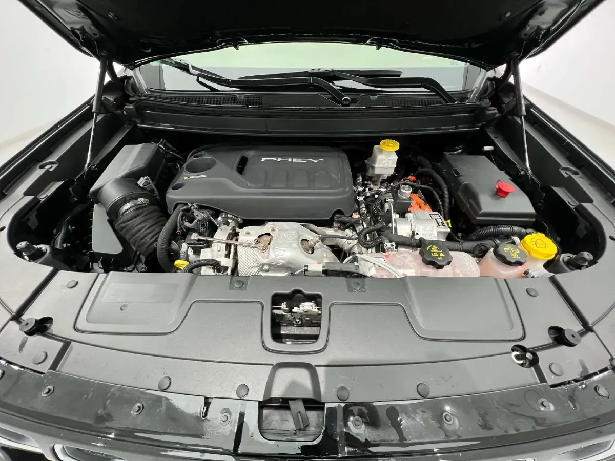 2020 Jeep Commander 2.0T 230HP L4 E-CVT PHEV 12.95KWH,autocango,china used car exporter,china ev exporter,chinese used car exporter,chinese used ev exporter