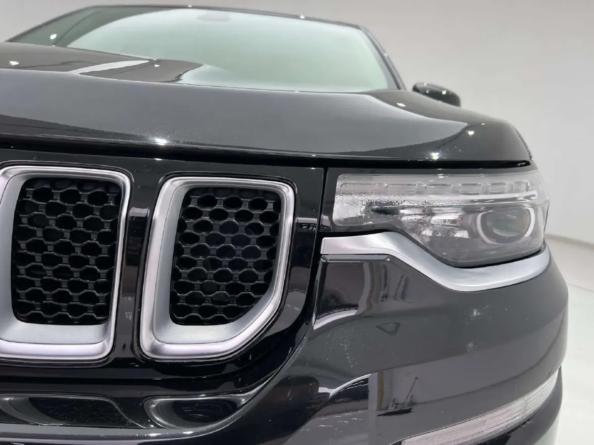 2020 Jeep Commander 2.0T 230HP L4 E-CVT PHEV 12.95KWH,autocango,china used car exporter,china ev exporter,chinese used car exporter,chinese used ev exporter