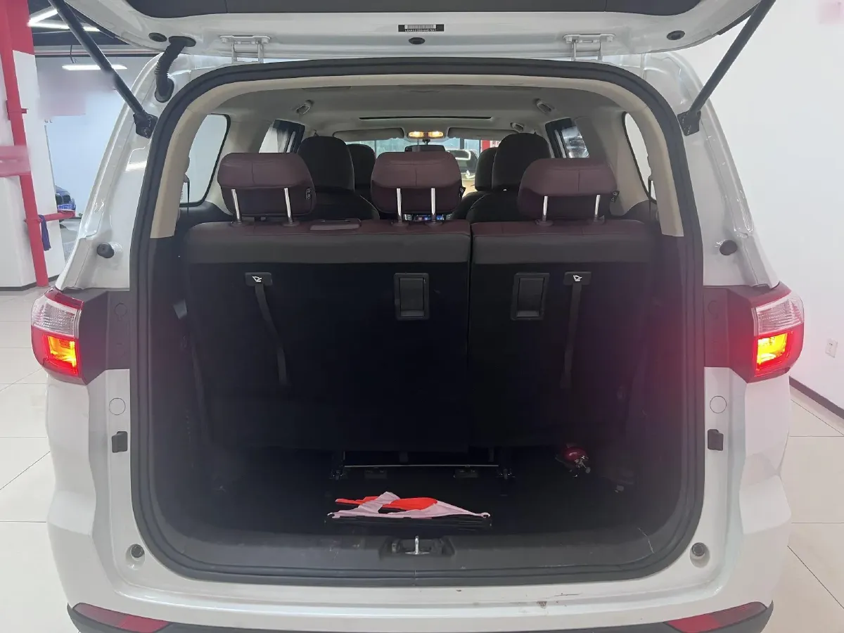 2017 ChangAn Linmax 1.6L 125HP L4 5MT,autocango,china used car exporter,china ev exporter,chinese used car exporter,chinese used ev exporter