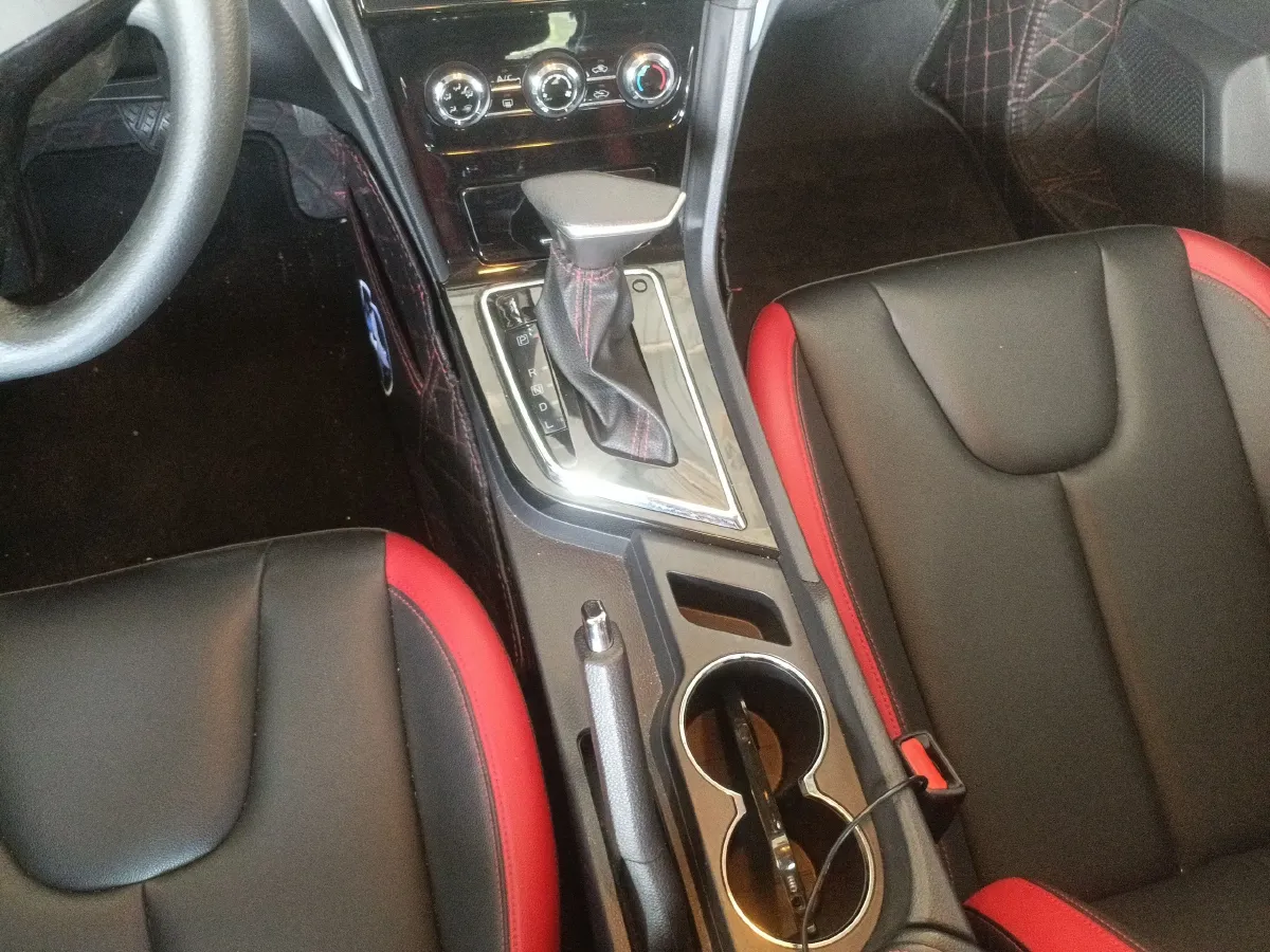 2020 Venucia D60 1.6L 126HP L4 CVT,autocango,china used car exporter,china ev exporter,chinese used car exporter,chinese used ev exporter