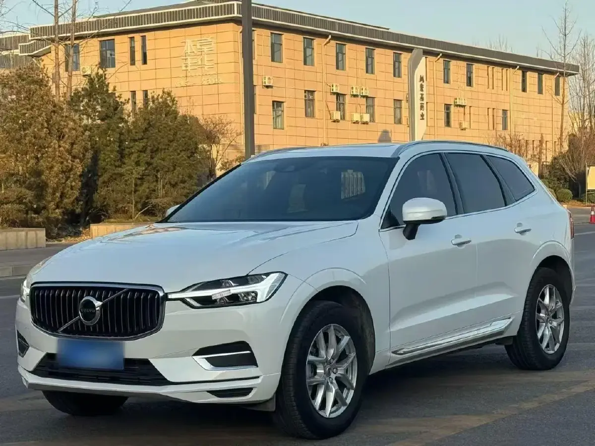 2021 Volvo XC60 2.0T 250HP L4 8AT