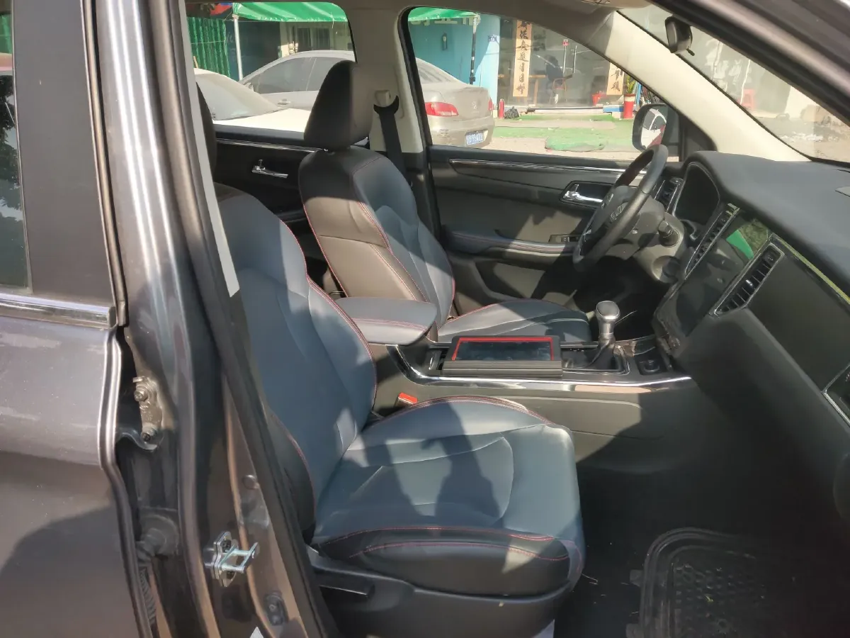 2021 SWM G05 1.5T 156HP L4 6AT,autocango,china used car exporter,china ev exporter,chinese used car exporter,chinese used ev exporter