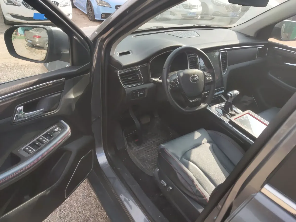 2021 SWM G05 1.5T 156HP L4 6AT,autocango,china used car exporter,china ev exporter,chinese used car exporter,chinese used ev exporter