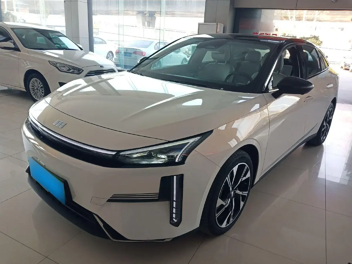 2023 Geely Galaxy L6 1.5T 163HP L4 3DHT PHEV