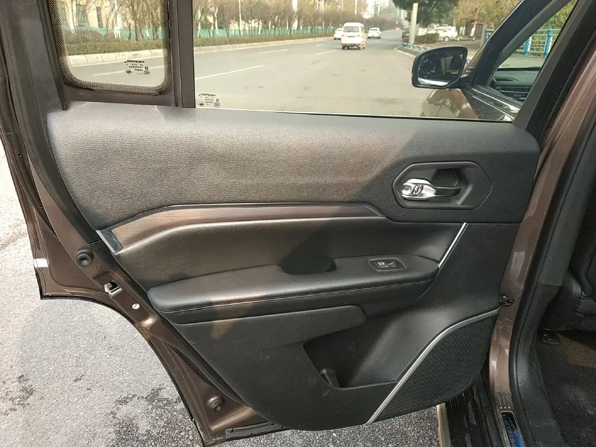 2018 Jeep Commander 2.0T 265HP L4 9AT,autocango,china used car exporter,china ev exporter,chinese used car exporter,chinese used ev exporter