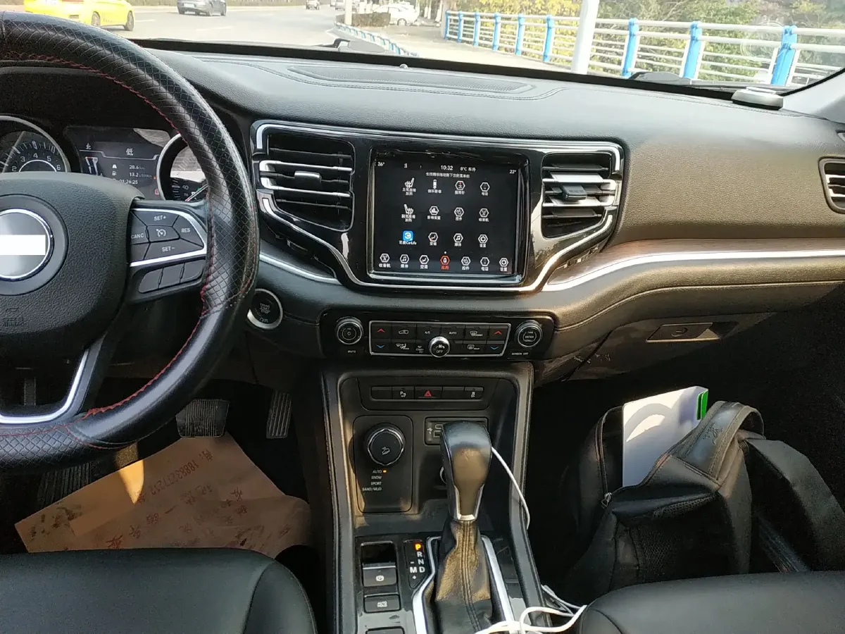 2018 Jeep Commander 2.0T 265HP L4 9AT,autocango,china used car exporter,china ev exporter,chinese used car exporter,chinese used ev exporter