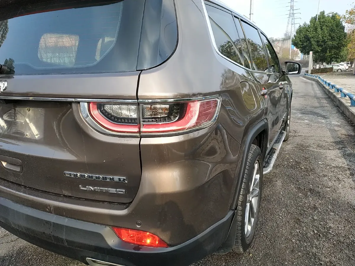 2018 Jeep Commander 2.0T 265HP L4 9AT,autocango,china used car exporter,china ev exporter,chinese used car exporter,chinese used ev exporter