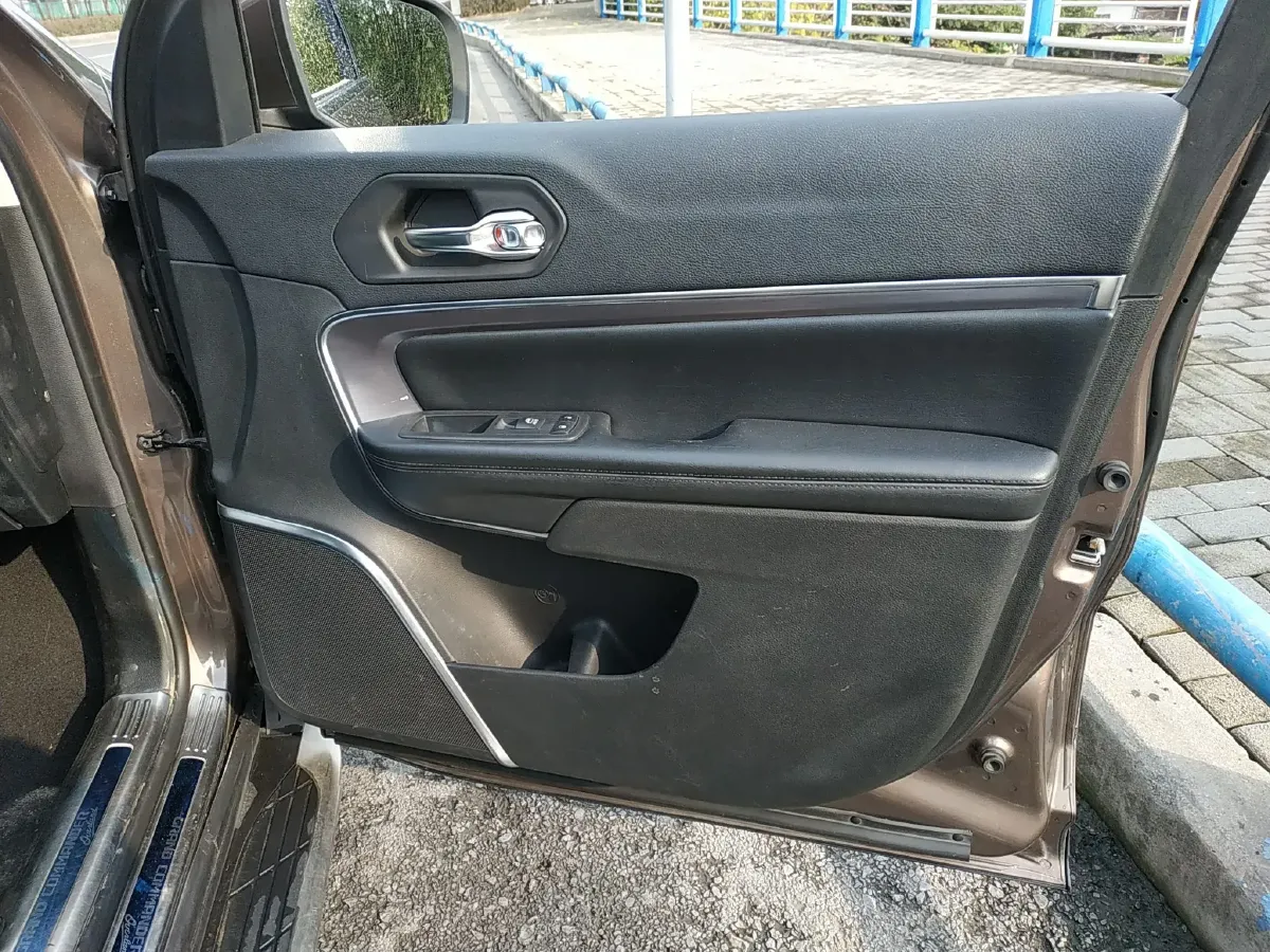 2018 Jeep Commander 2.0T 265HP L4 9AT,autocango,china used car exporter,china ev exporter,chinese used car exporter,chinese used ev exporter