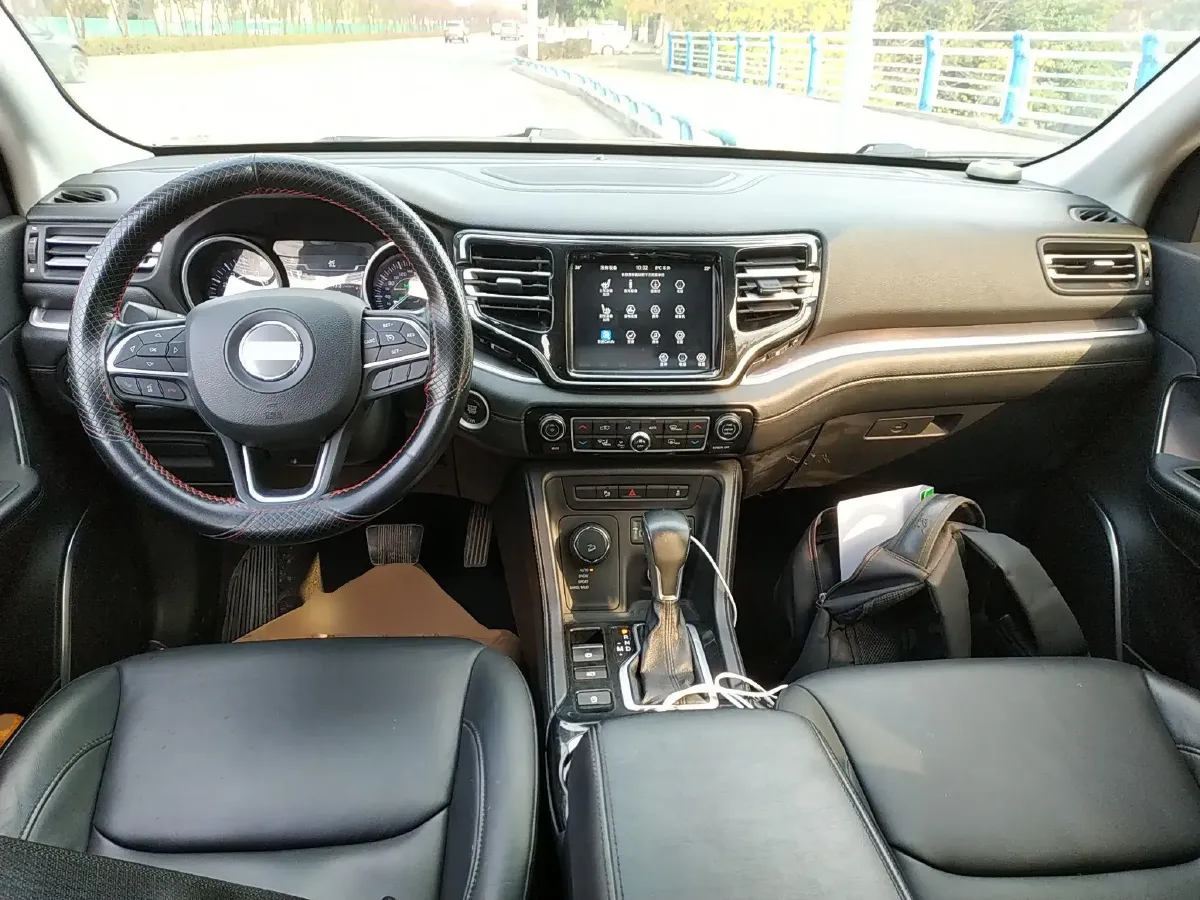 2018 Jeep Commander 2.0T 265HP L4 9AT,autocango,china used car exporter,china ev exporter,chinese used car exporter,chinese used ev exporter