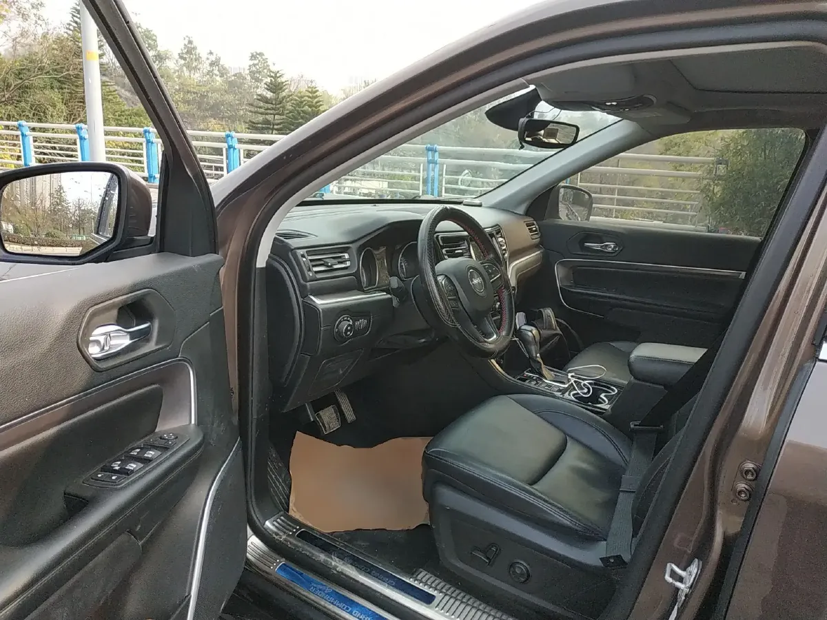 2018 Jeep Commander 2.0T 265HP L4 9AT,autocango,china used car exporter,china ev exporter,chinese used car exporter,chinese used ev exporter