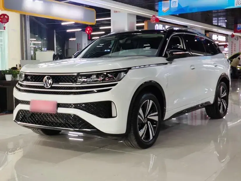 2023 Volkswagen Tavendor 2.0T 220HP L4 7DCT