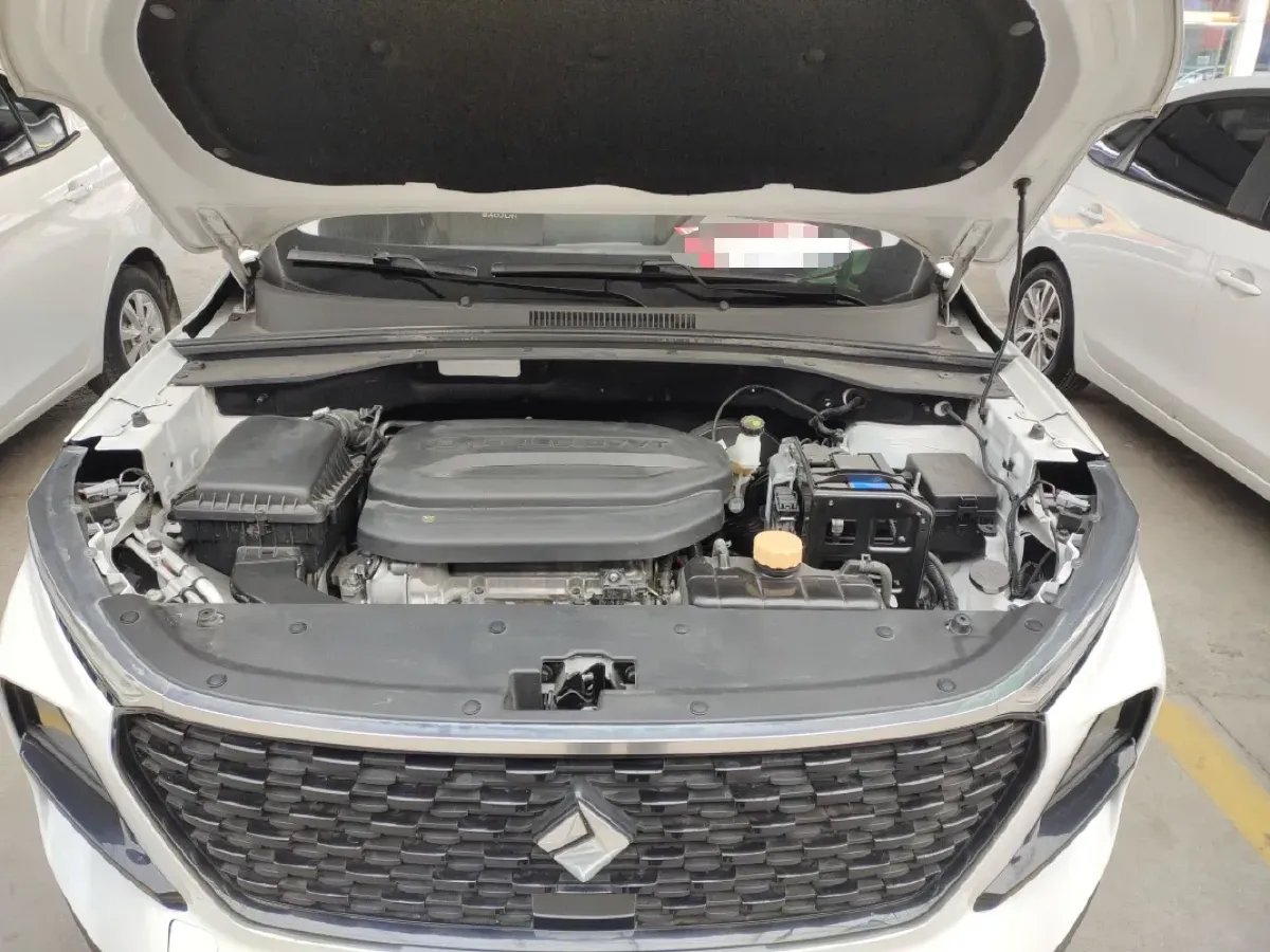 2020 BaoJun RS-3 1.5L 99HP L4 6MT,autocango,china used car exporter,china ev exporter,chinese used car exporter,chinese used ev exporter