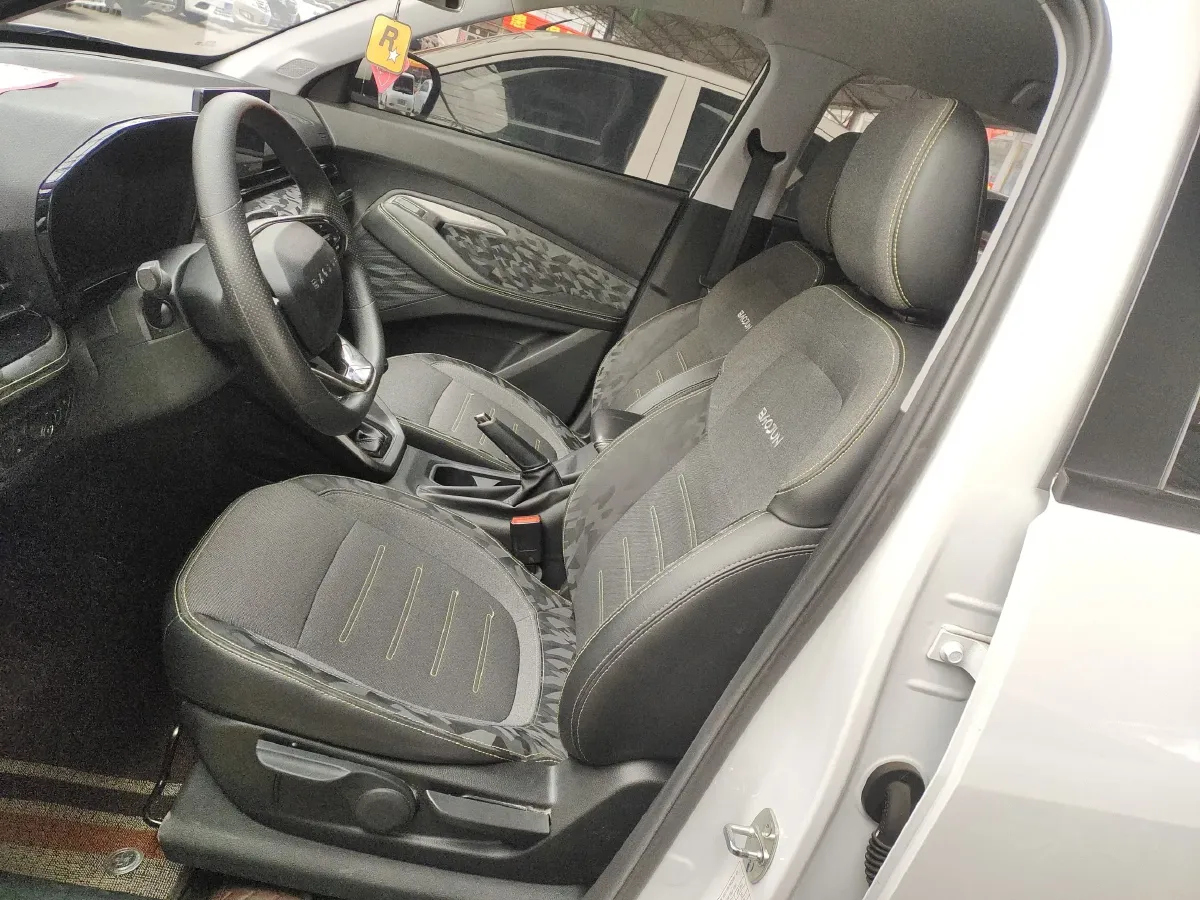 2020 BaoJun RS-3 1.5L 99HP L4 6MT,autocango,china used car exporter,china ev exporter,chinese used car exporter,chinese used ev exporter