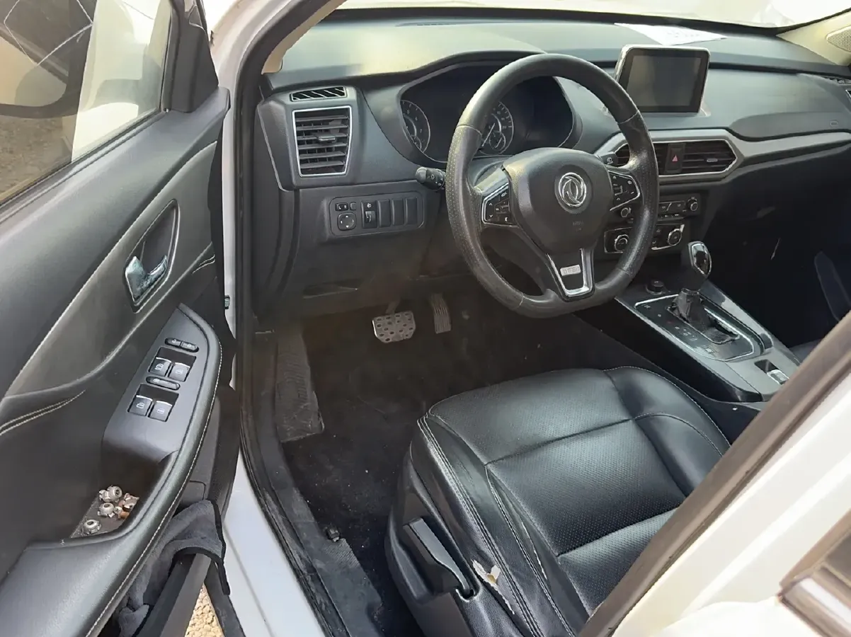 2018 DongFeng Fengon Fengon S560 1.8L 139HP L4 CVT,autocango,china used car exporter,china ev exporter,chinese used car exporter,chinese used ev exporter