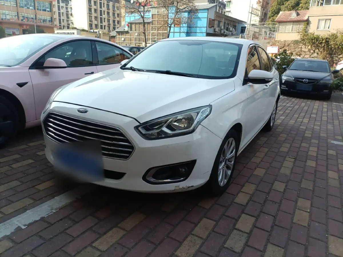 2015 Ford Escort 1.5L 113HP L4 6AT