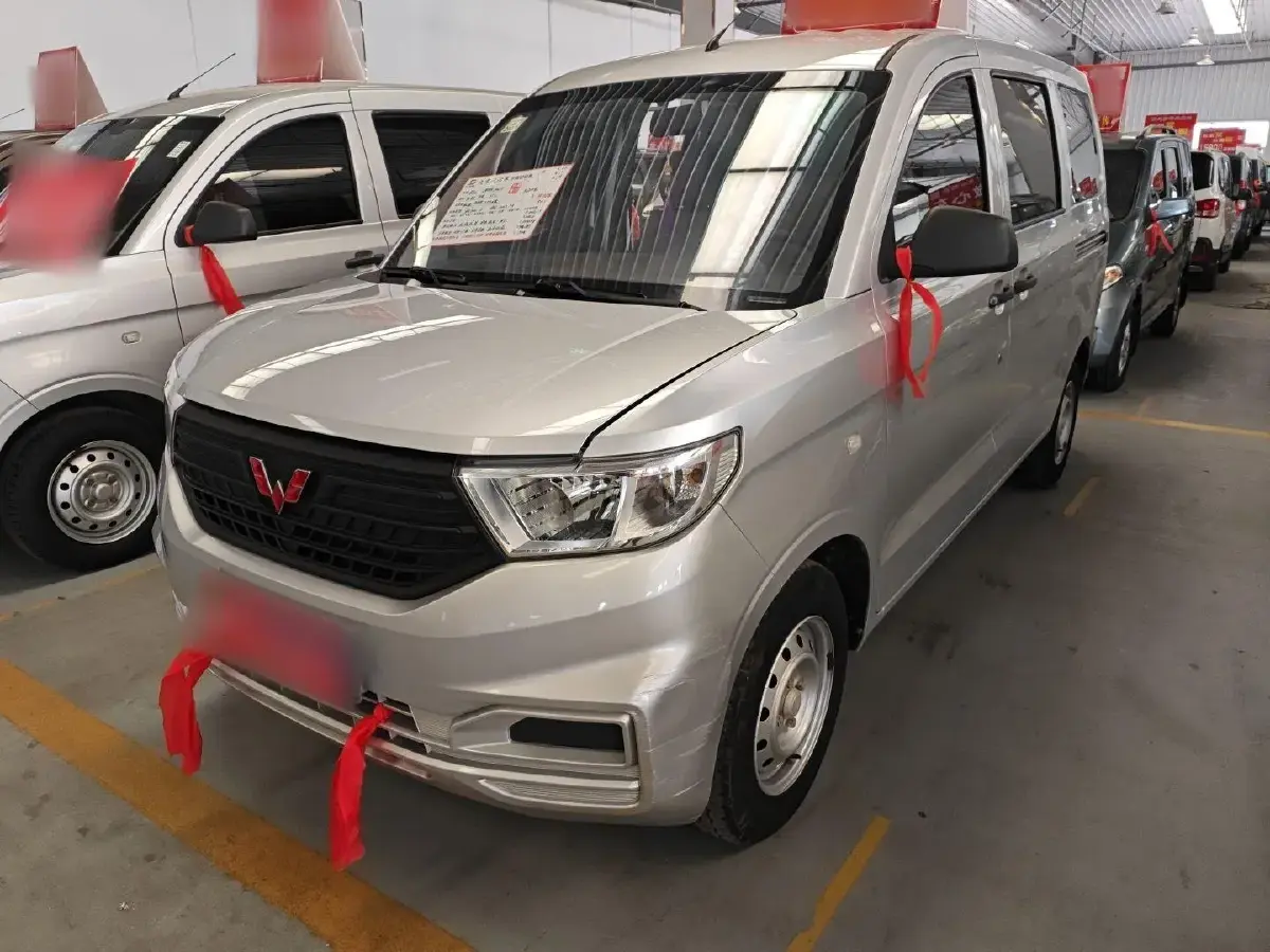 2021 WuLing HongGuang V 1.5L 99HP L4 6MT