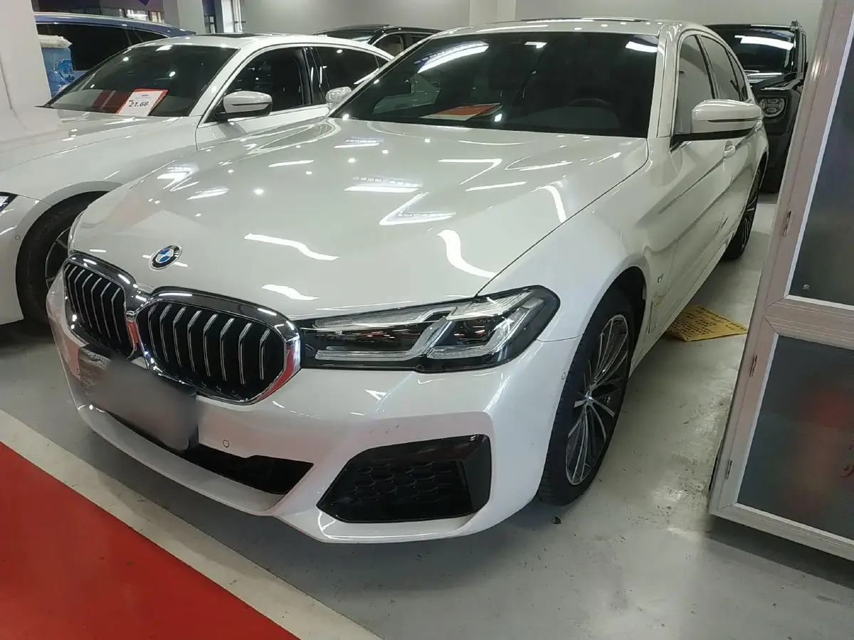 2023 BMW 5 Series 2.0T 245HP L4 8AT