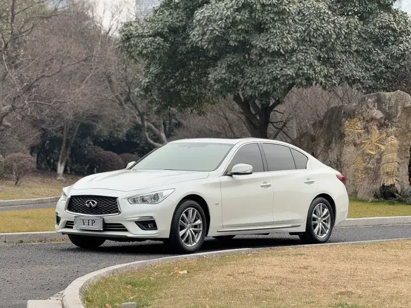 2018 Infiniti Q50L 2.0T 211HP L4 7AT
