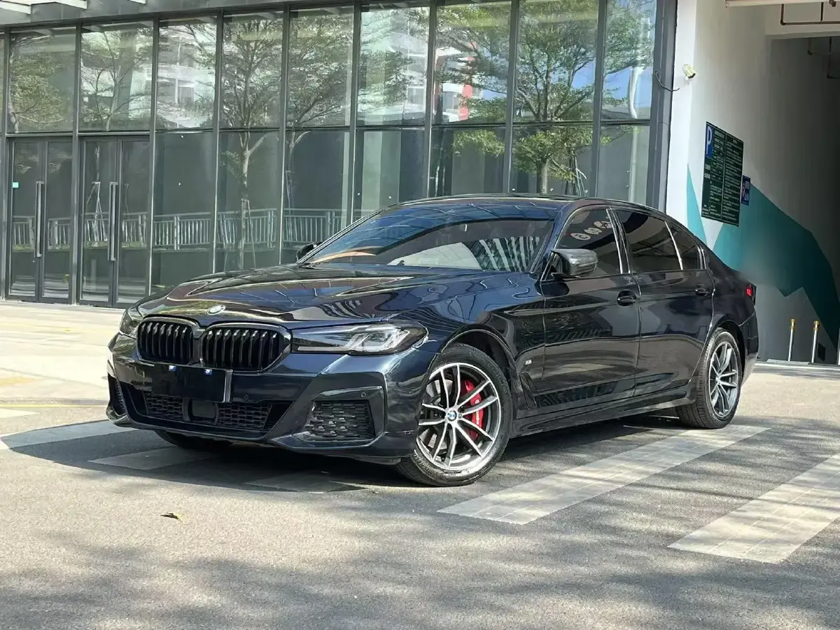 2021 BMW 5 Series 2.0T 184HP L4 8AT