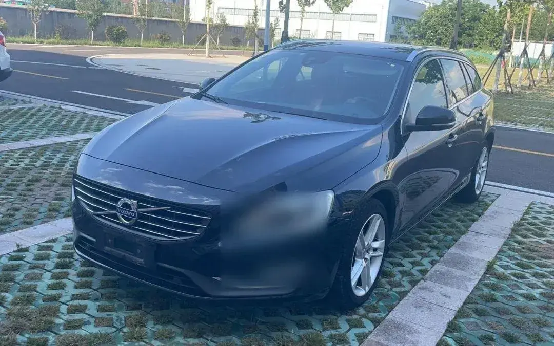 2014 Volvo V60 2.0T 214HP L5 6AT