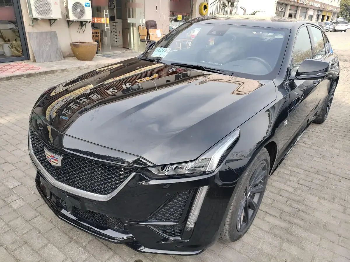 2022 Cadillac CT5 2.0T 237HP L4 10AT