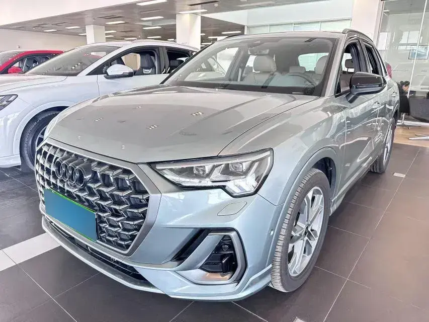 2023 Audi Q3 2.0T 220HP L4 7DCT